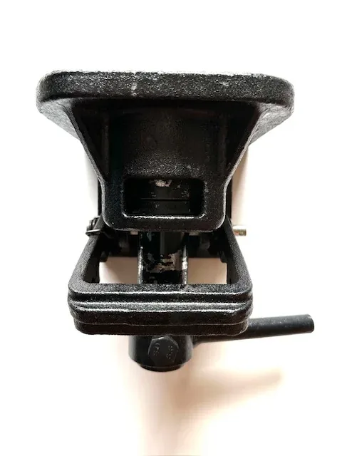INSTA Container Twist Lock — Retractable