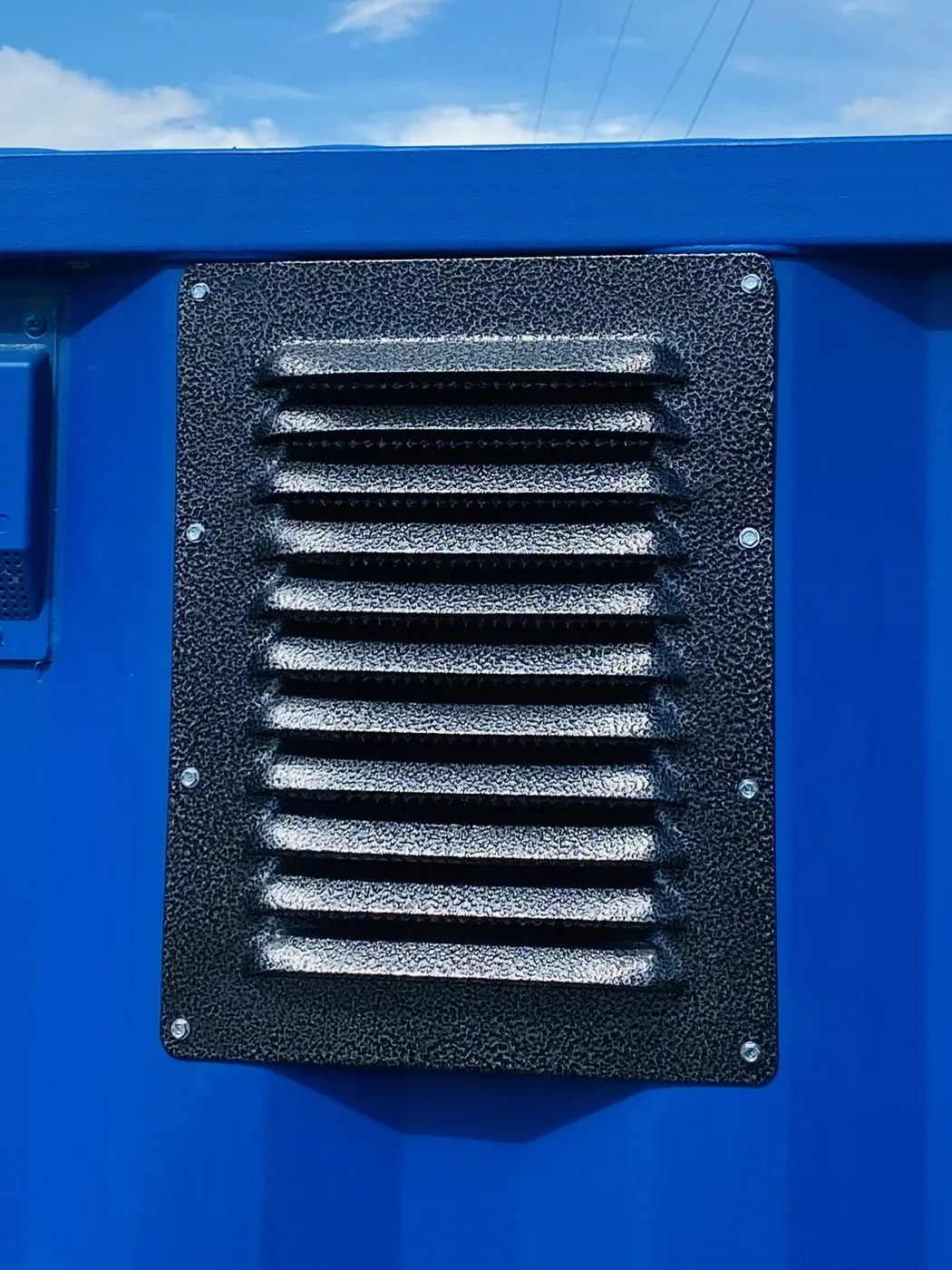 INSTA Louvered Vent
